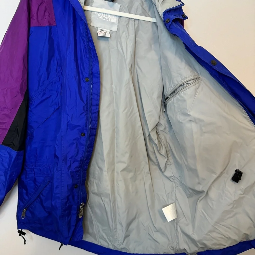 The North Face Vintage Gore Tex Jacket Men’s Size Medium Retro Ski Blue Purple